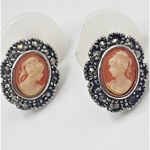 Gorgeous Vintage Marcasite Cameo Post Stud Earrings 0.5in